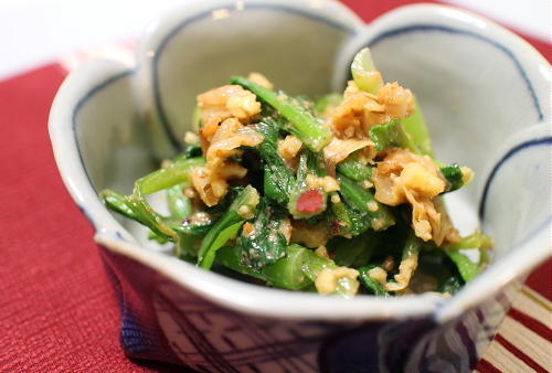 今日のキムチレシピ：小松菜とキムチのくるみ和え